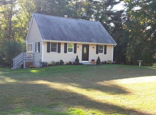 160 St, Norfolk MA  02056-1524 exterior