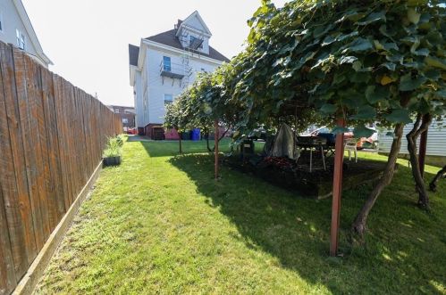 367 Whipple St, Fall River MA 02724-3448 exterior