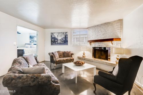 3001 Clinton St, Phoenix AZ 85029-4235 exterior