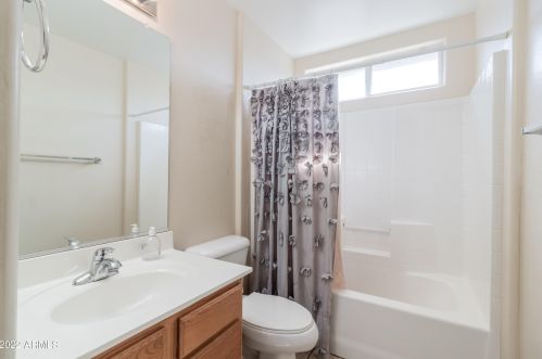 7233 39 Way, Phoenix AZ 85050-5428 exterior