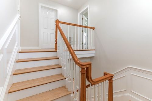 40 Howland St, Needham MA 02492-2901 exterior