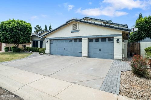 4554 Beck Ln, Phoenix, AZ 85032-4294