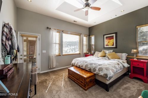 4019 Sunrise Dr, Park City UT 84098-4757 exterior