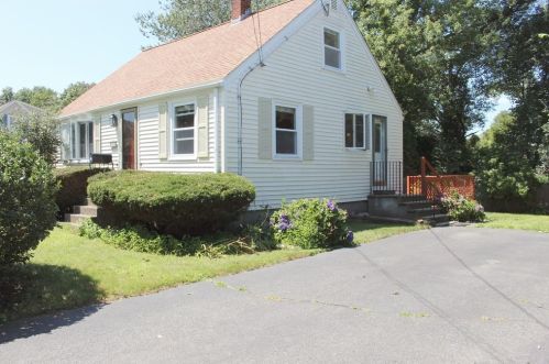 14 Donnellan Cir, Weymouth MA  02191-1715 exterior