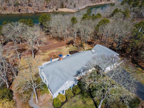 595 Riverview Dr, Chatham MA  02633-1117 exterior