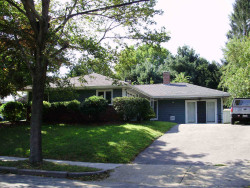 60 Maynard St, Newton, MA 02465-1358