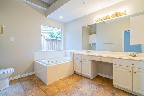 14593 Parker Ct, Addison TX 75001-7971 exterior