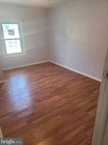 75 Barber Ave, West Deptford NJ 08096-2832 exterior