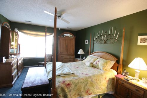 2 Boise Ct, Tinton Falls NJ 07712-3167 exterior