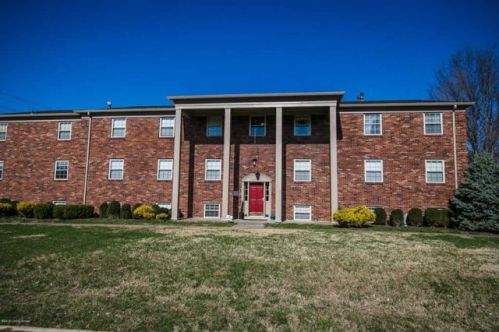 1801 Janlyn Rd, Louisville KY  40299-1756 exterior