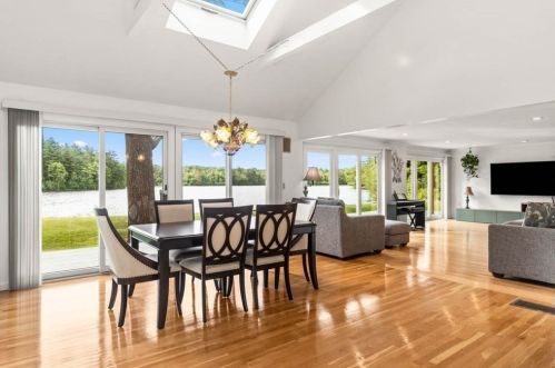 228 Essex Ave, Gloucester, MA 01930-3309