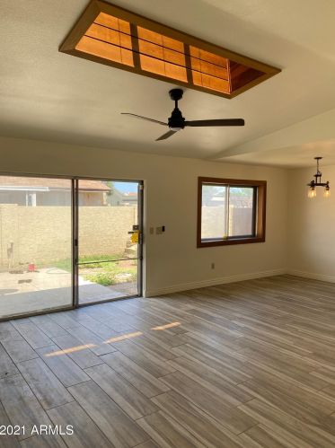 3830 Crittenden Ln, Phoenix AZ  85019-4012 exterior