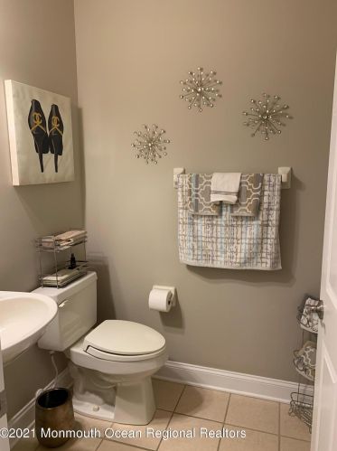 106 Brookfield Dr, Jackson Twp NJ 08527-4086 exterior