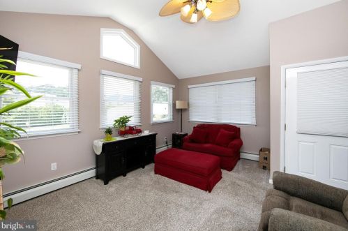 132 Main St, West Deptford NJ 08051-1046 exterior