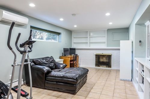 14 Selwyn Rd, Newton MA 02461-2142 exterior