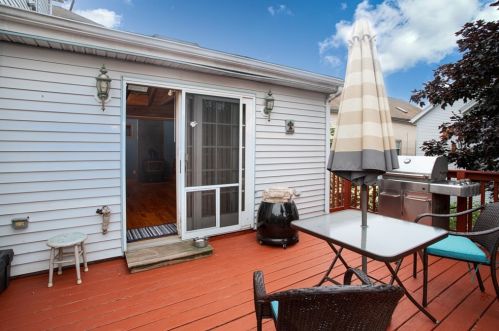 183 Thomas St, Fall River MA 02723-2404 exterior