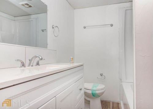 1345 Earle Ct, Conyers GA exterior