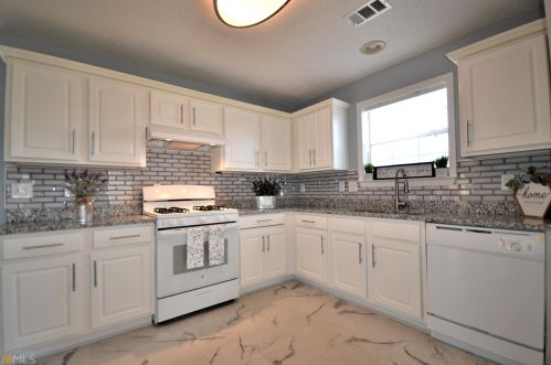 576 Ransom Way, Stockbridge GA 30281-7711 exterior