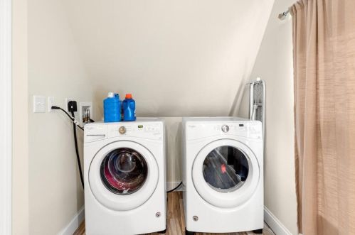 24 Chatham Rd, Everett MA 02149-4915 exterior