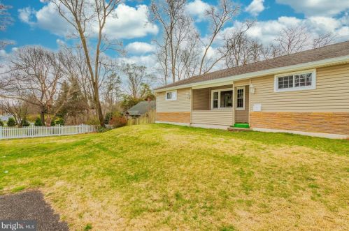 1373 Cooper St, West Deptford, NJ 08096-6102