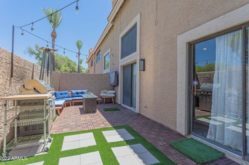 4246 Agave Rd, Phoenix AZ 85044-4646 exterior