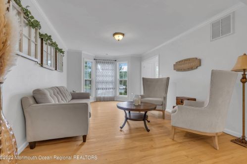 8 Bailey Ct, Jackson Twp NJ  08527-4459 exterior