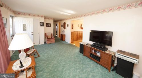 27 Jamaica Way, Trenton NJ 08610-1314 exterior