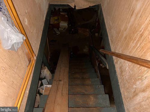 1287 Clements Bridge Rd, West Deptford NJ 08096-3085 exterior