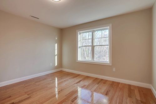 1 Dogwood Ln, North Reading MA 01864-1925 exterior