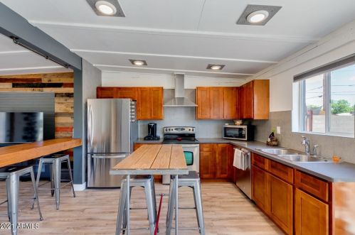 2225 Cambridge Ave, Phoenix AZ 85008-1216 exterior