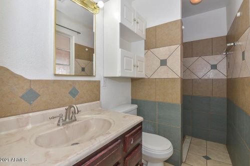 6302 37 Dr, Phoenix AZ 85053-2807 exterior