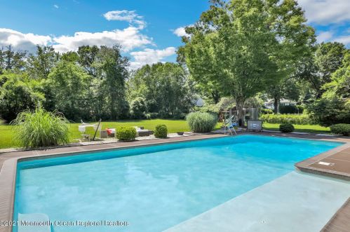 199 Seven Bridges Rd, Little Silver, NJ 07739-1643