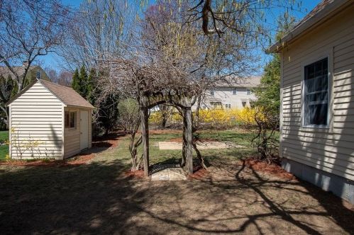 2 Trevor Ln, Worcester MA  01605-1081 exterior