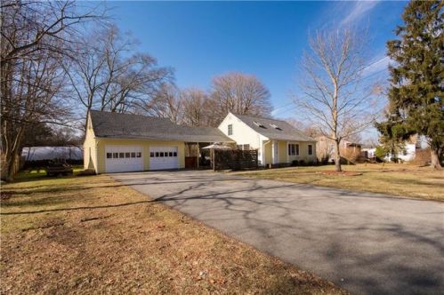 49 Hayden Ave, Tiverton, RI 02878-2106