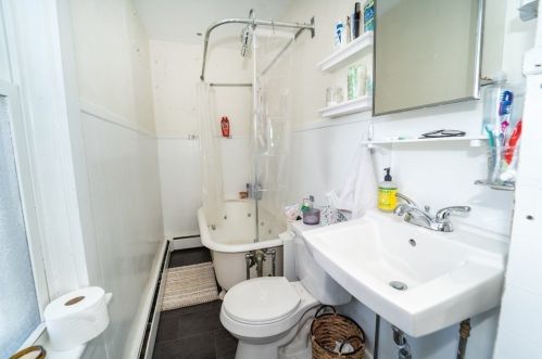 1 Hamilton St, Plymouth MA 02360-4101 exterior