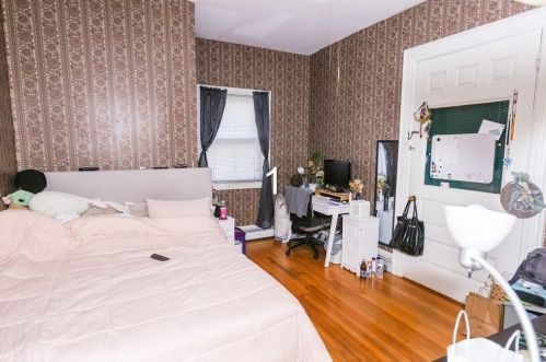 367 Whipple St, Fall River MA 02724-3448 exterior