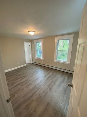 21 Sigel St, Worcester MA 01610-1824 exterior