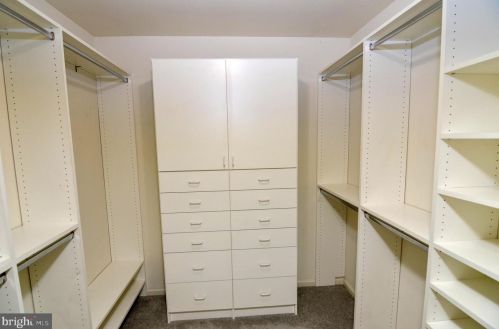 8 Landview Ln, Columbus NJ 08022-2260 exterior