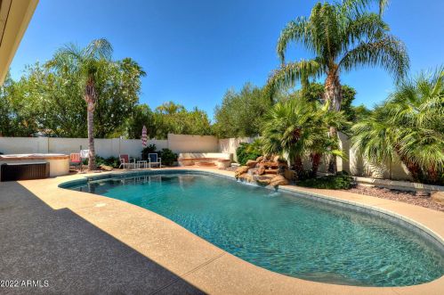 9234 33 Way, Phoenix AZ 85028-4967 exterior