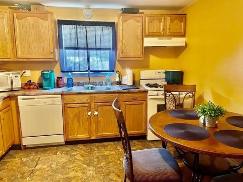 401 Washington St, Taunton MA 02780-1784 exterior