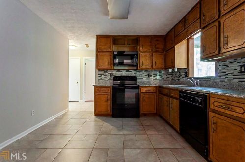 1019 Quail Dr, Stockbridge GA  30281-1777 exterior