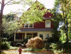 41 Oxford Rd, Newton, MA 02459-2407