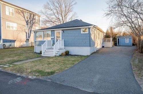 89 Post Island Rd, Quincy MA  02169-2643 exterior