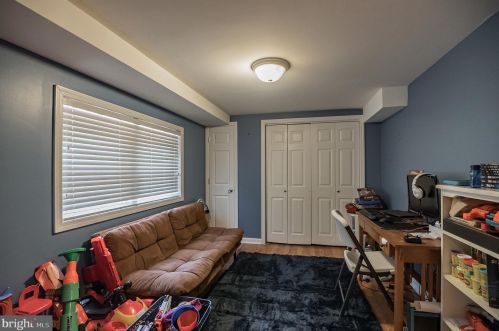 738 Chestnut Ave, West Deptford NJ 08097-1606 exterior