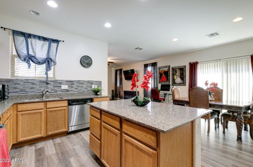 2571 73 Dr, Phoenix AZ 85043-7238 exterior