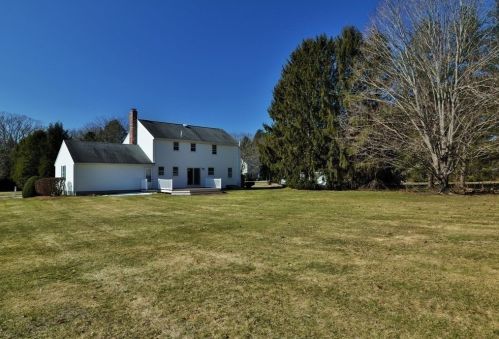 10 Foley Dr, Southborough MA 01772-1605 exterior