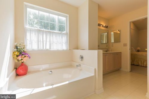 103 Ladds Ln, West Deptford NJ 08093-2319 exterior