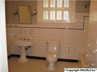 310 Lincoln St, Huntsville AL  35801-3143 exterior