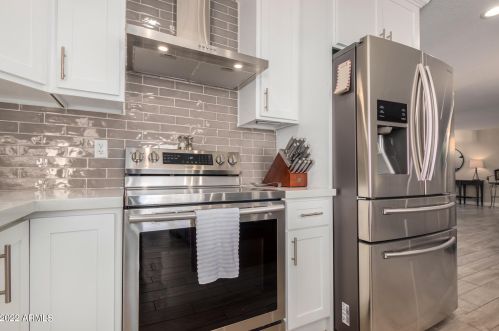 11605 37 Pl, Phoenix AZ 85050-2699 exterior