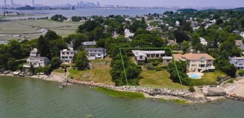 142 Crabtree Rd, Quincy MA 02171-1250 exterior